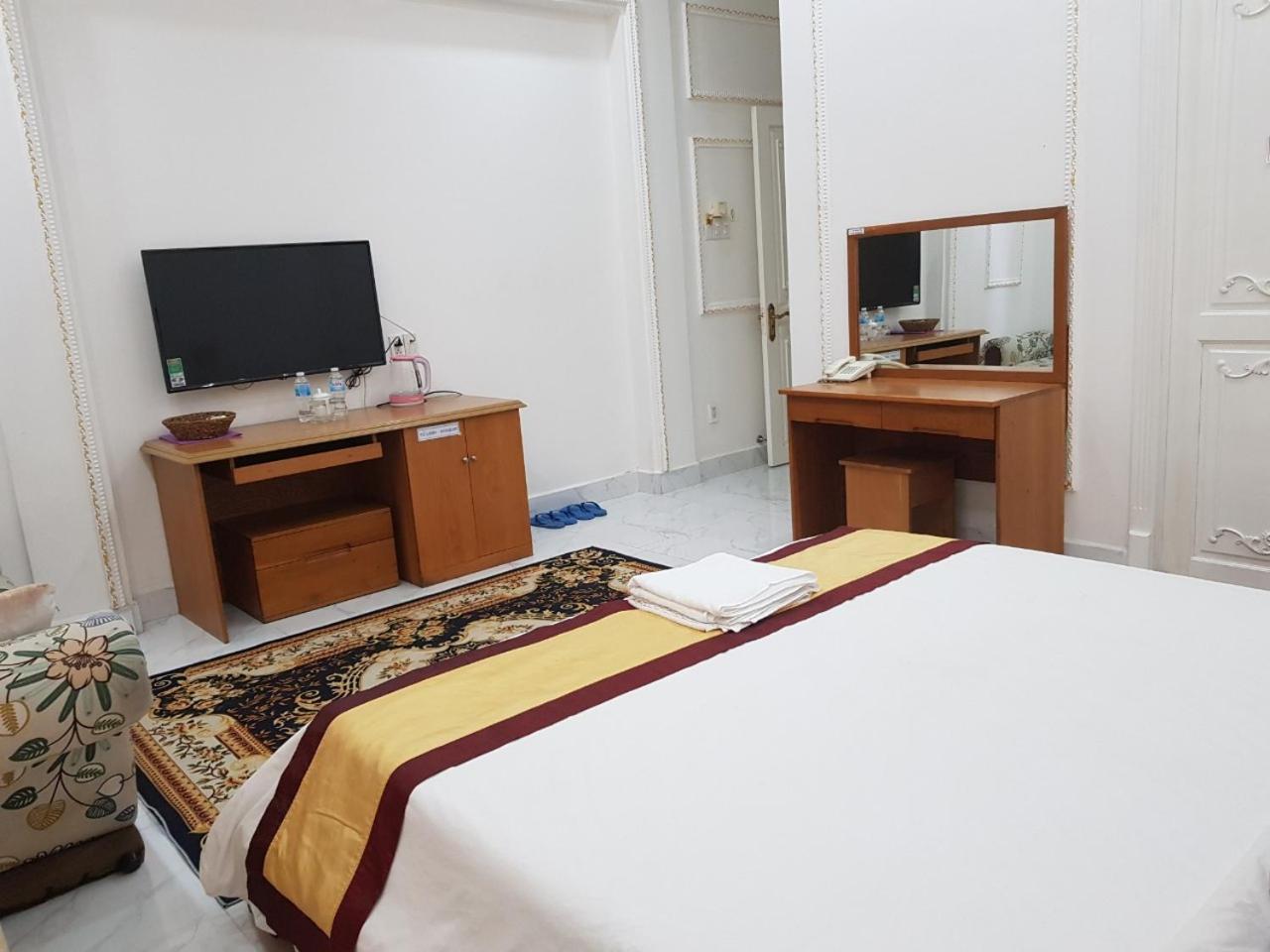 הו צ'י מין סיטי Kim Cuong - Hotel Near Tan Son Nhat Airport מראה חיצוני תמונה